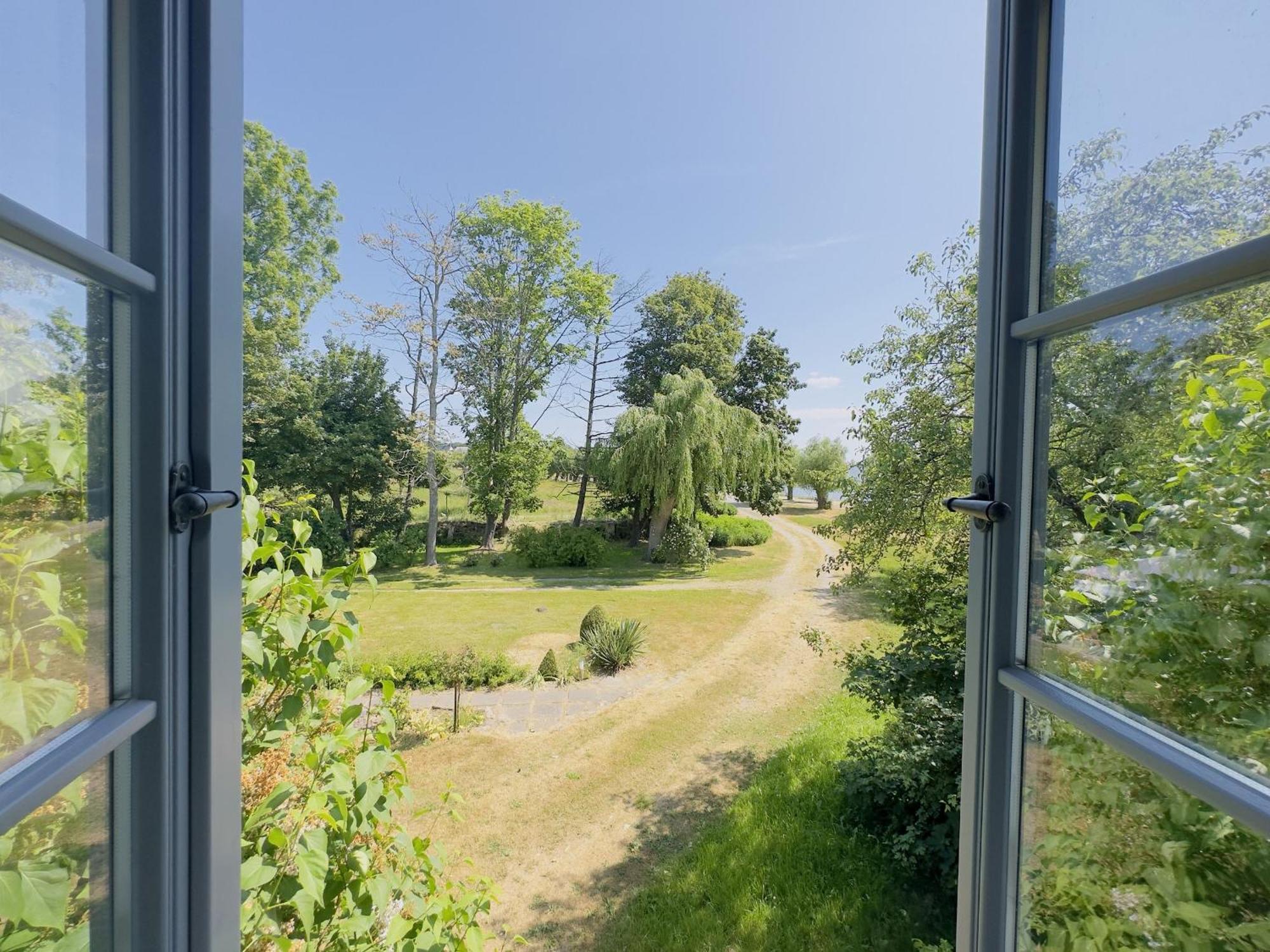 Ferienhaus Kleine Flucht Neuendorf Putbus Bagian luar foto